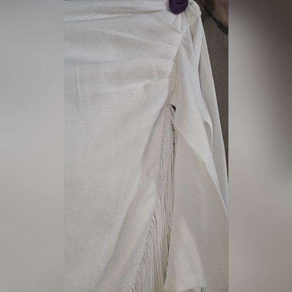 12th TRIBE Rosalina Fringe faux wrap white mini skirt. Size small NWOT - Picture 10 of 15